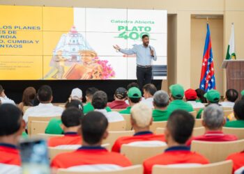 Lanzan la Cátedra Abierta “Plato 400 años”