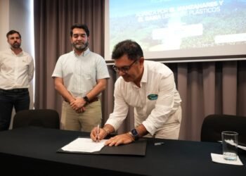 Corpamag, Alcaldía y The Ocean Cleanup firman Memorando para combatir la contaminación por plásticos en Santa Marta
