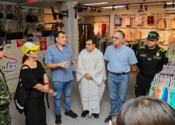 Alcalde lideró reapertura del comercio en Santa Marta