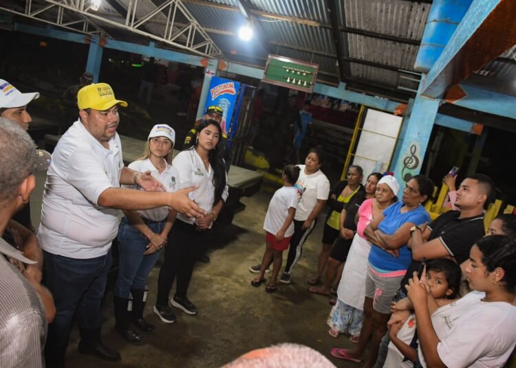 Gobernación activa PMU y acompaña a comunidades de Zona Bananera tras desbordamiento en el corredor turístico de Río Frío